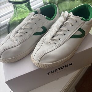 Tretorn Women’s White Sneakers with Green Accents